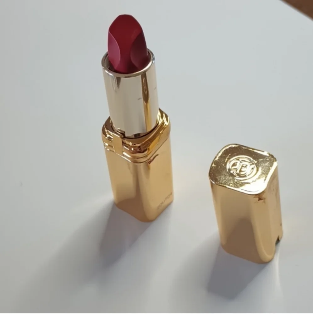 5 x L'Oreal Paris Colour Riche Reds of Satin Lipstick, 185 Prosperous Red